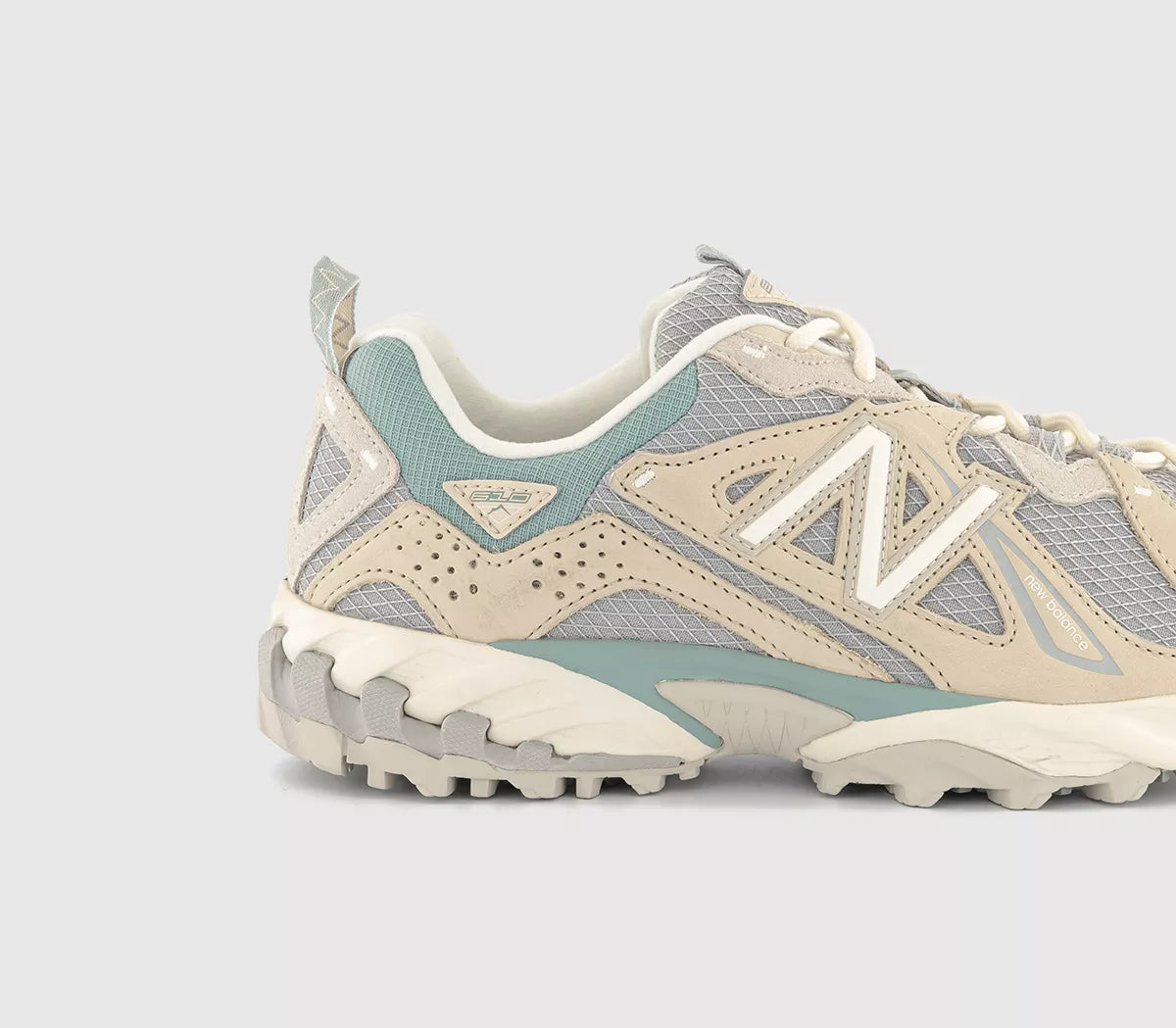 NB610 | Sandstone Grey Tea